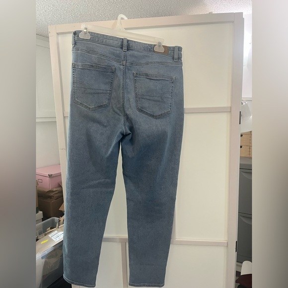 American Eagle Stretch Mom Jeans | Size 8 - Picture 3 of 5